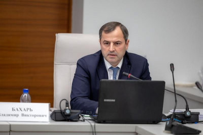 Дела бюджетные: депутат Васильев хвалит темп и запас краевой экономики